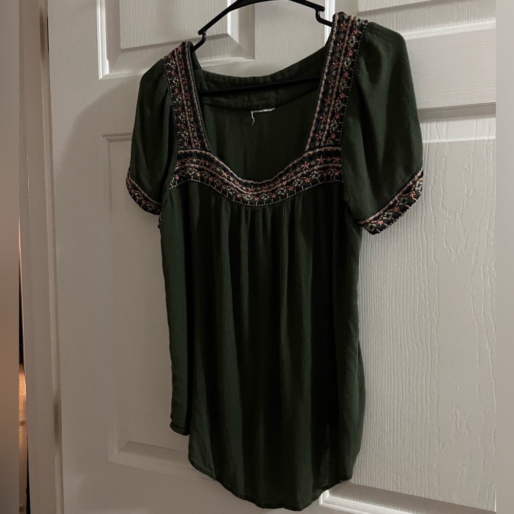 Olive Green Blouse ✨free with purchase✨